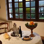 Les 3 Soeurs, Le Lieu Thomain Nyaraló *